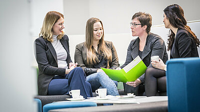 Mitarbeiterinnen beim Willkommensworkshop